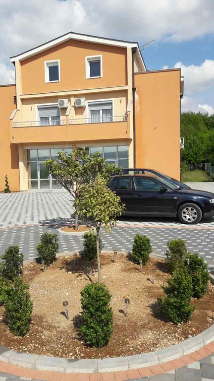Sun Apartments Мостар Екстериор снимка