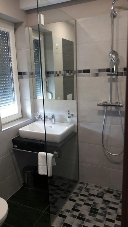 Sun Apartments Мостар Екстериор снимка